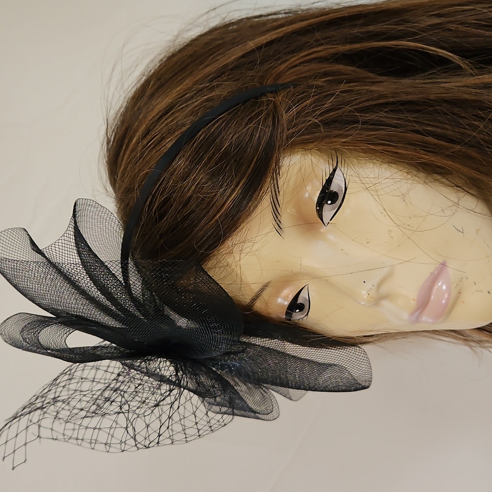 Black Netting Veil  Large Fascinator Headband Derby Church Tea‎ - Picture 3 of 5